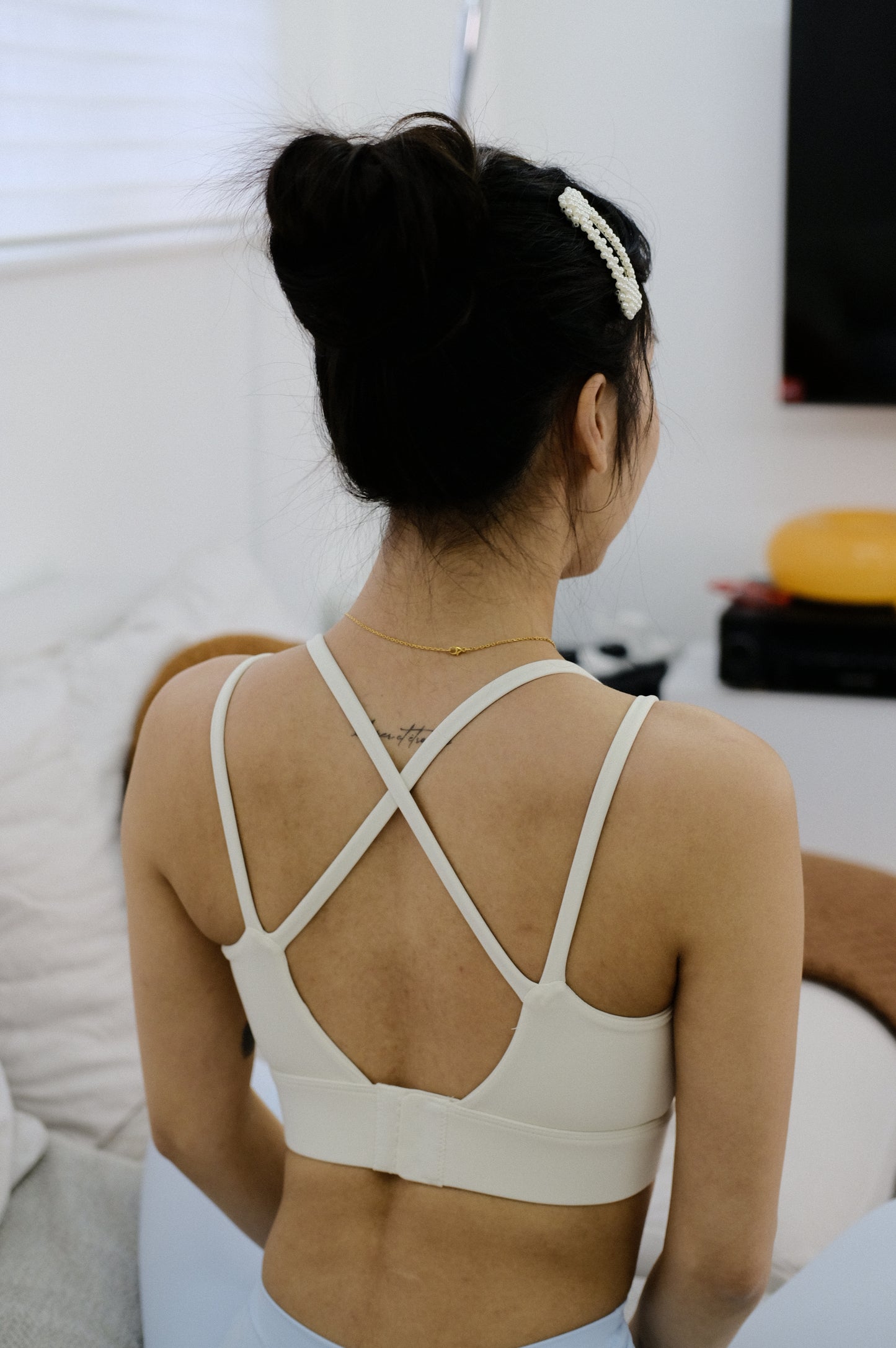 Cloudy cross sport bra