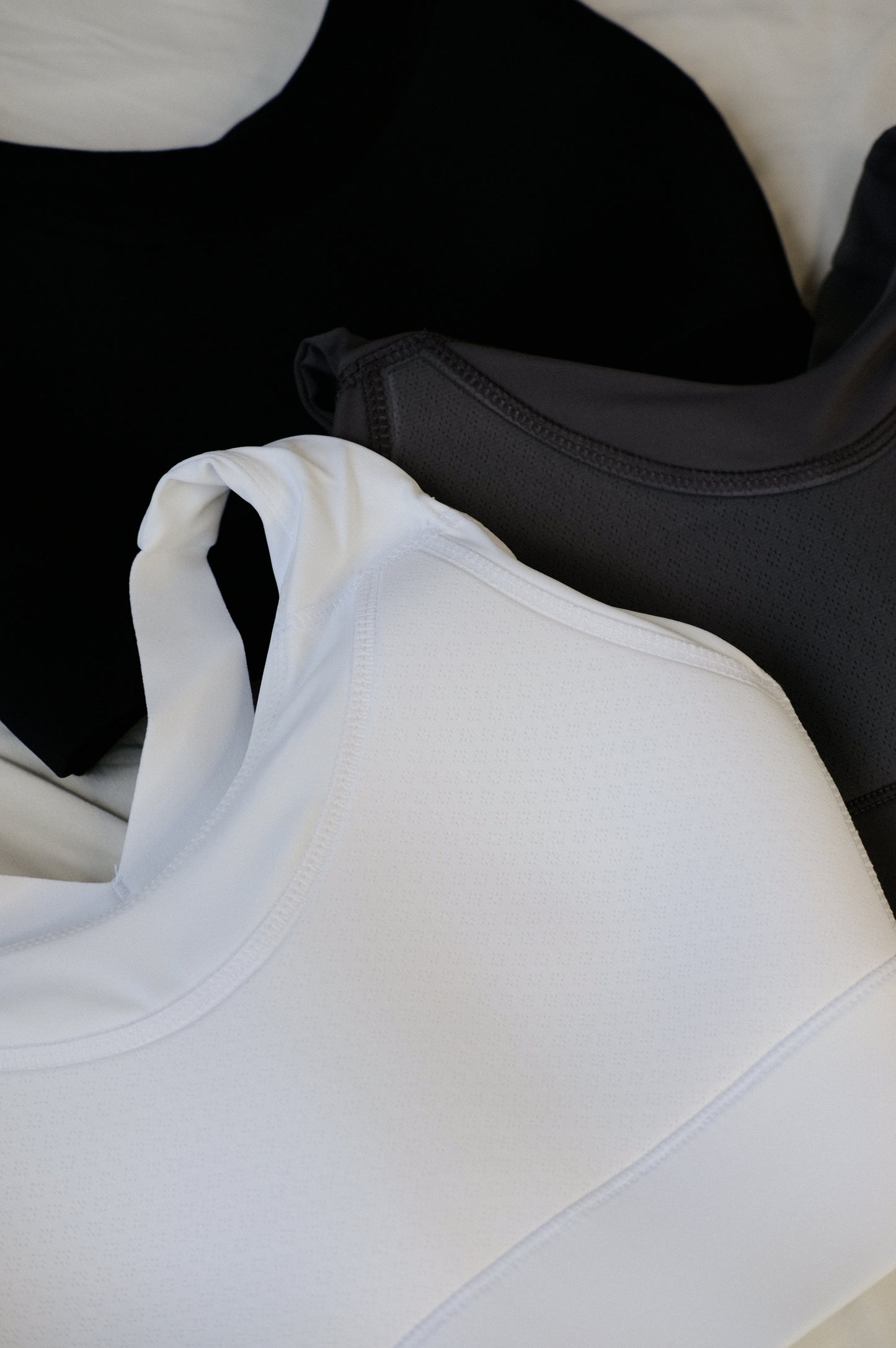 High-tech seamless sport bra