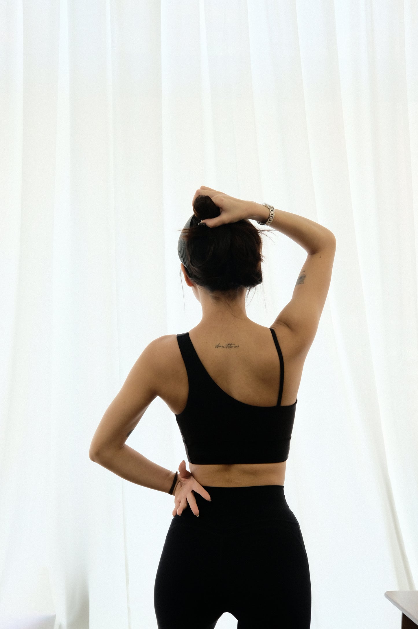 Elastic Off-shoulder Padded Top