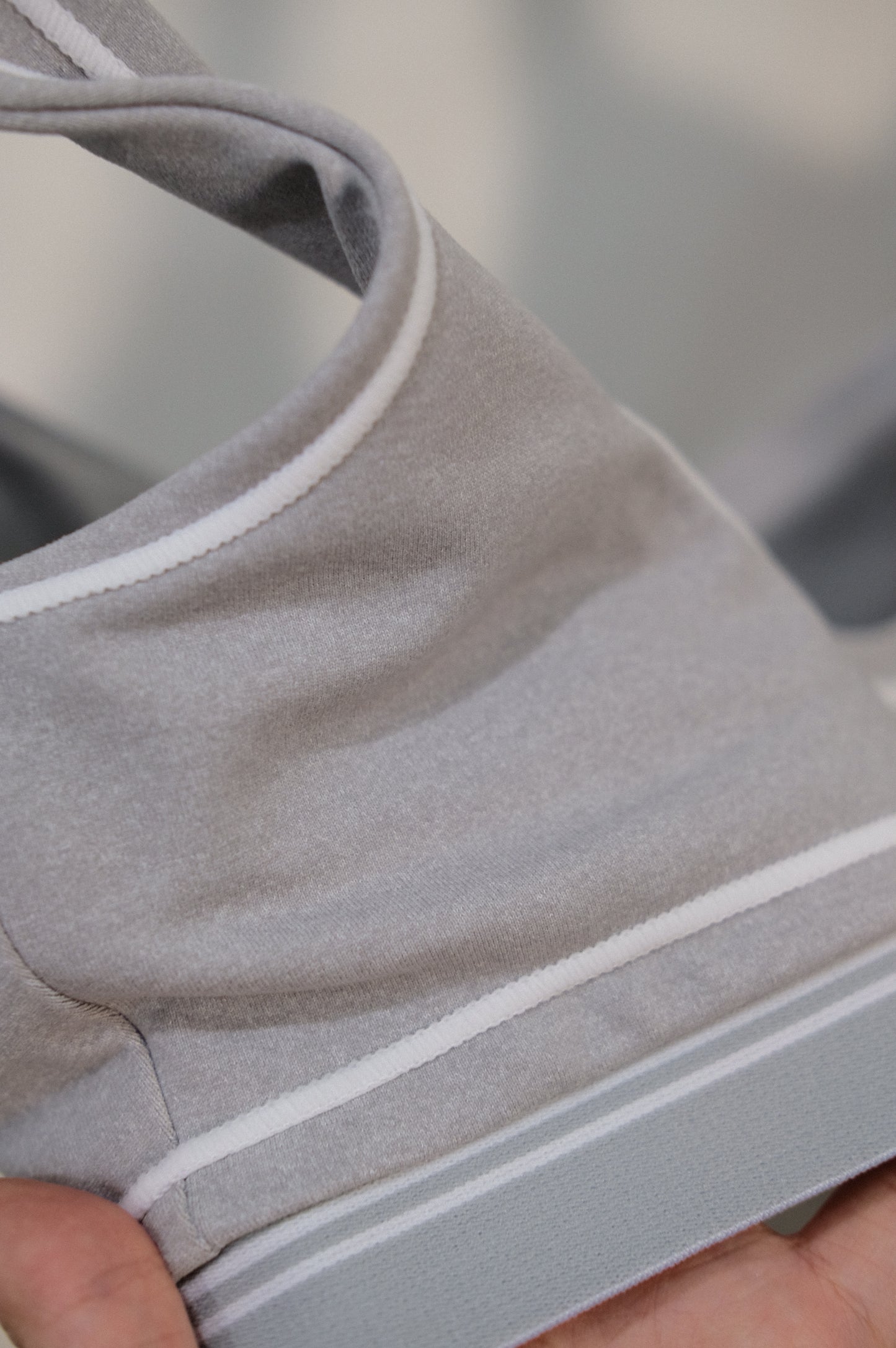 Cloudy 2-tone Wrapping Sport Bra