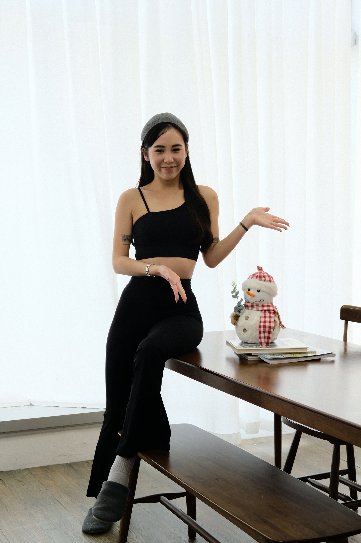 Elastic Off-shoulder Padded Top