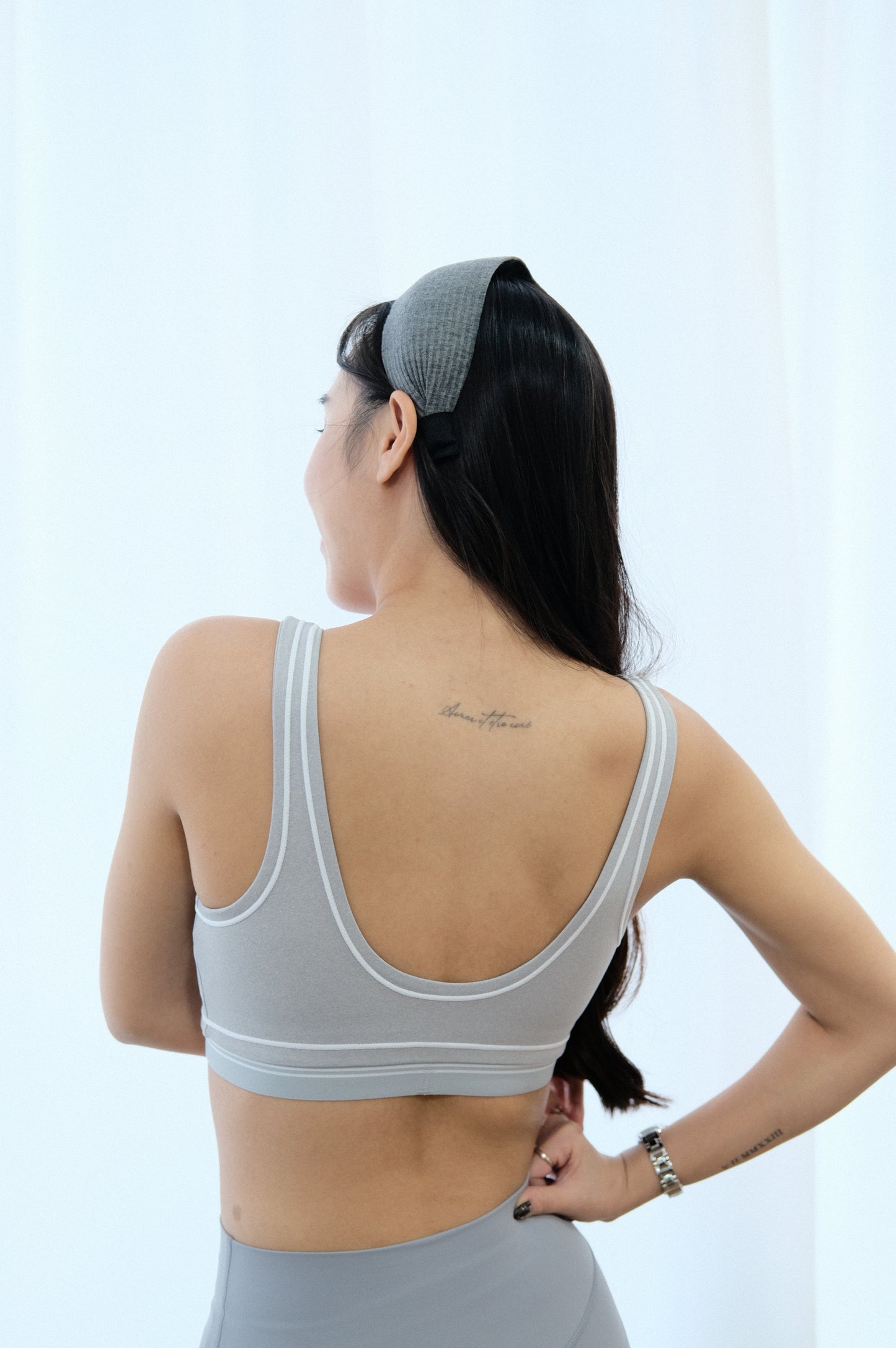 Cloudy 2-tone Wrapping Sport Bra